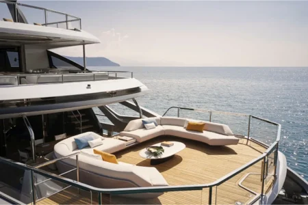 Azimut Yachts Grande TRIDECK - Navis Marine