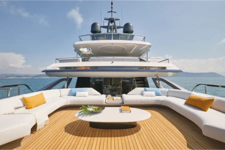 Azimut Yachts Grande TRIDECK - Navis Marine