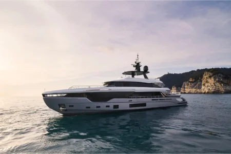 Azimut Yachts Grande TRIDECK - Navis Marine