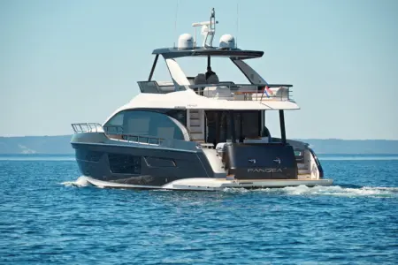 Charter-Azimut-68 - Navis Marine