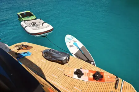 Charter-Azimut-68 - Navis Marine