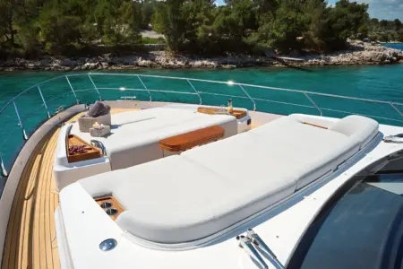 Charter-Azimut-68 - Navis Marine