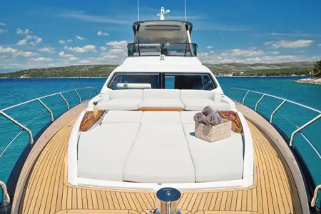 Charter-Azimut-68 - Navis Marine