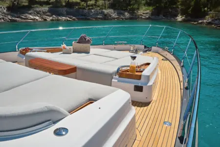 Charter-Azimut-68 - Navis Marine