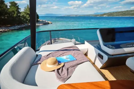 Charter-Azimut-68 - Navis Marine