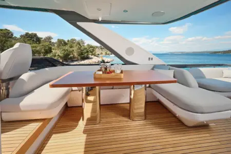 Charter-Azimut-68 - Navis Marine