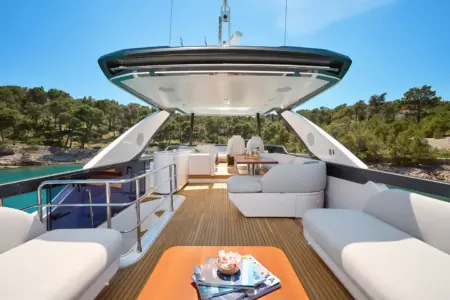 Charter-Azimut-68 - Navis Marine