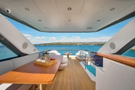 Charter-Azimut-68 - Navis Marine