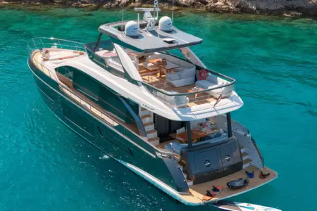 Charter-Azimut-68 - Navis Marine
