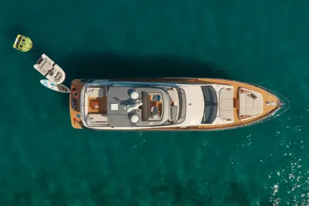 Charter-Azimut-68 - Navis Marine