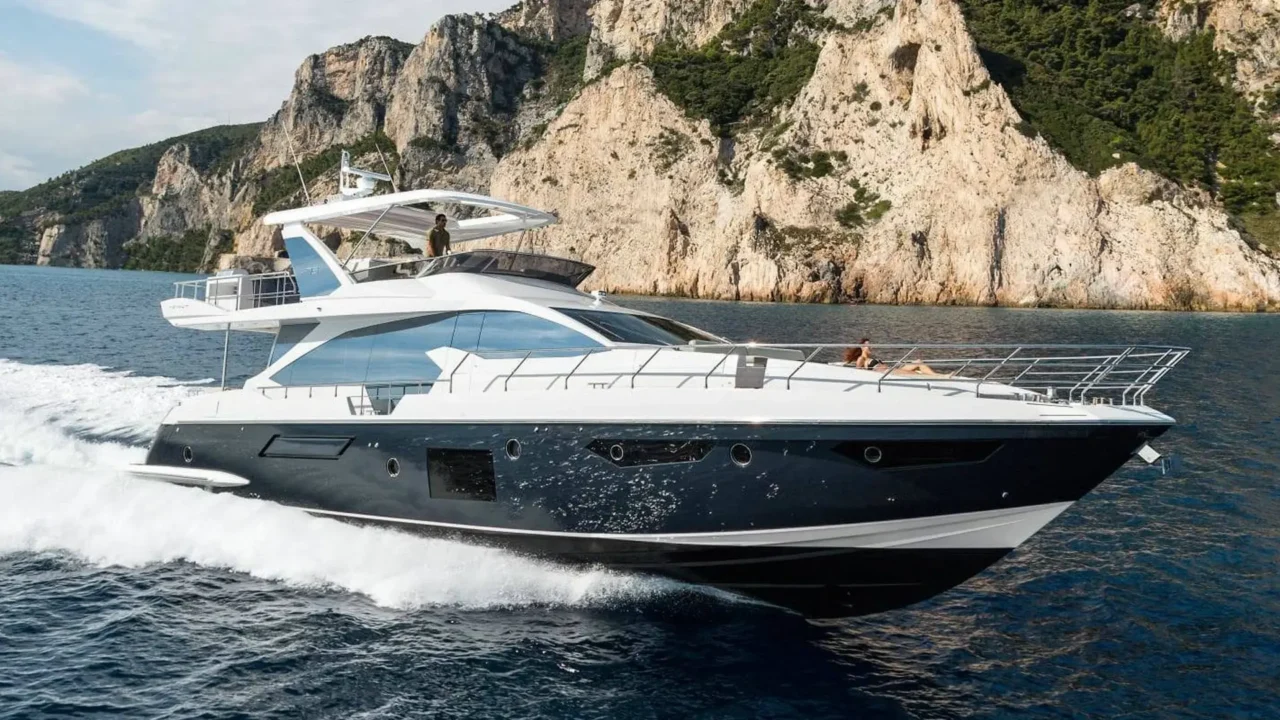 AZIMUT 72 FLYBRIDGE