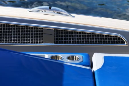 Windy SR52 Blackbird - Navis Marine