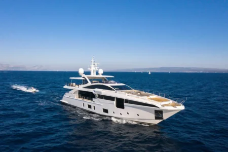 Azimut Yachts 35M IRYNA - Navis Marine