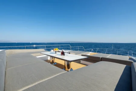 Azimut Yachts 35M IRYNA - Navis Marine