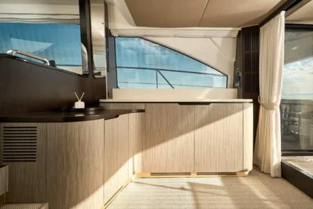 Azimut Yachts 55 Flybridge - Navis Marine