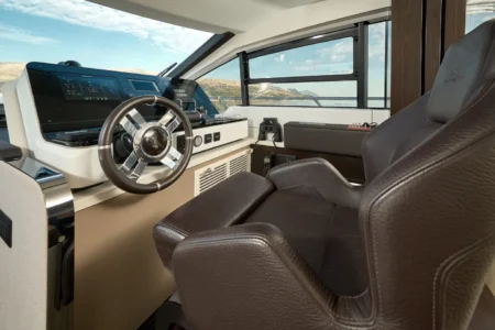 Azimut Yachts 55 Flybridge - Navis Marine