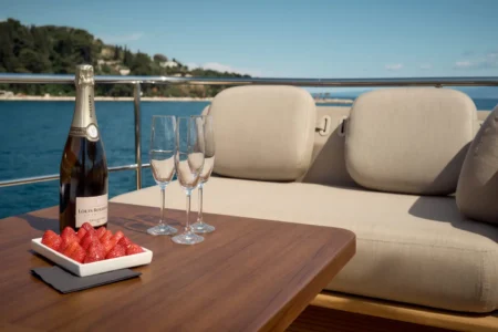 Azimut Yachts Magellano 66 - Navis Marine