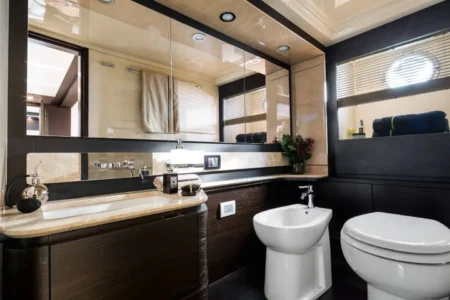 Azimut Yachts 66 Flybridge Tamara II - Navis Marine