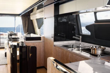 Azimut Yachts 72 Flybridge - Navis Marine