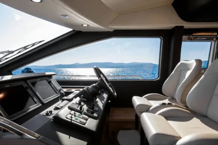 Azimut Yachts 72 Flybridge - Navis Marine