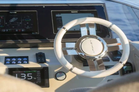 Azimut Yachts S7 Mudita - Navis Marine