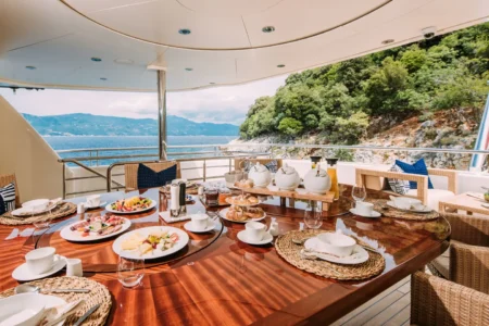 Factoria Naval De Marin Yachts Tirea - Navi Marine