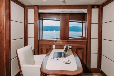 Factoria Naval De Marin Yachts Tirea - Navi Marine