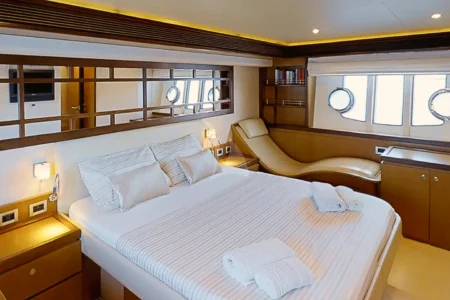 Ferretti Yachts Amy - Navis Marine