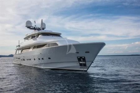 Ferretti Yachts Ena - Navis Marine