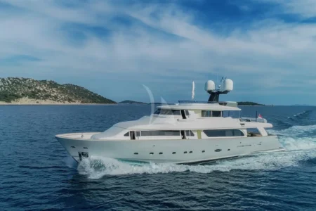 Ferretti Yachts Ena - Navis Marine