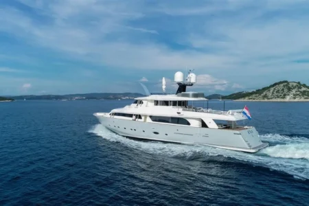 Ferretti Yachts Ena - Navis Marine
