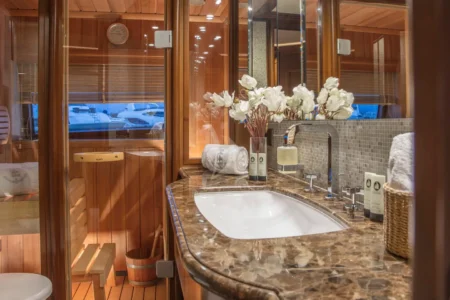 Ferretti Yachts Ena - Navis Marine