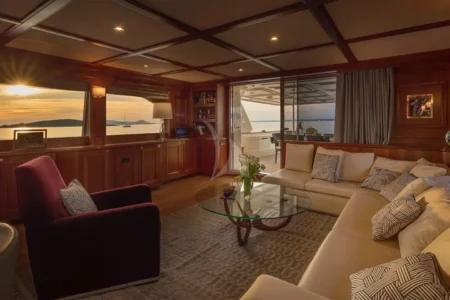 Ferretti Yachts Ena - Navis Marine