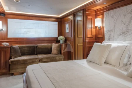 Ferretti Yachts Ena - Navis Marine