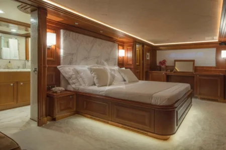 Ferretti Yachts Ena - Navis Marine