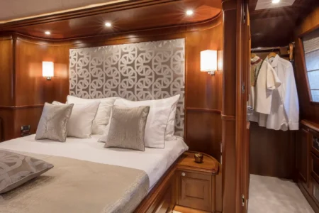 Ferretti Yachts Ena - Navis Marine