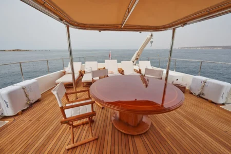 Ferretti Yachts Imagine - Navis Marine