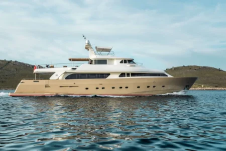 Ferretti Yachts Imagine - Navis Marine