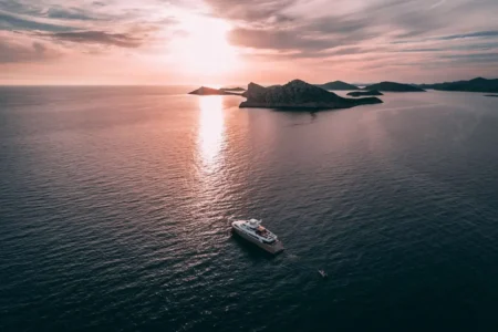 Ferretti Yachts Imagine - Navis Marine