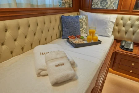 Ferretti Yachts Imagine - Navis Marine