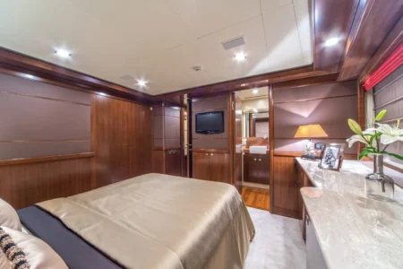 Ferretti Yachts Seventh Sense - Navis Marine