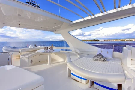 Ferretti Yachts Tesoro - Navis Marine