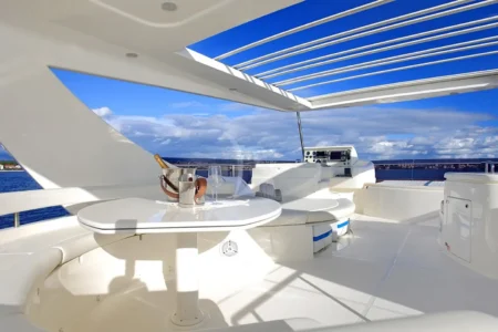 Ferretti Yachts Tesoro - Navis Marine