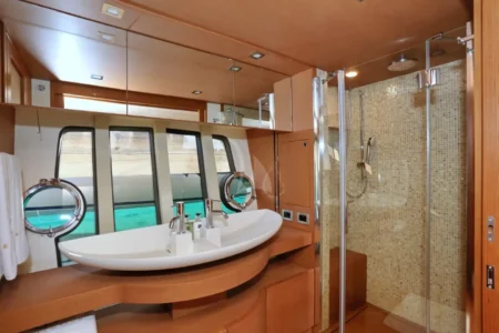 Ferretti Yachts Tesoro - Navis Marine