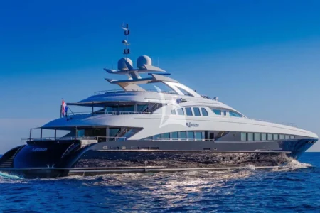 Charter Heesen Agram - Navis Marine