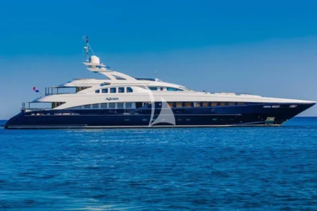 Charter Heesen Agram - Navis Marine
