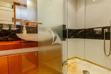 Charter Heesen Agram - Navis Marine