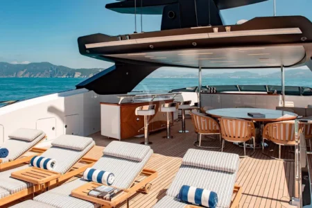 Charter Sanlorenzo Lady Lena - Navis Marine