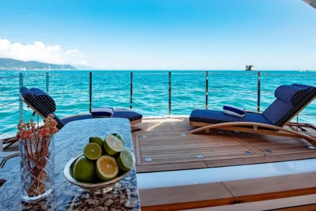 Charter Sanlorenzo Lady Lena - Navis Marine