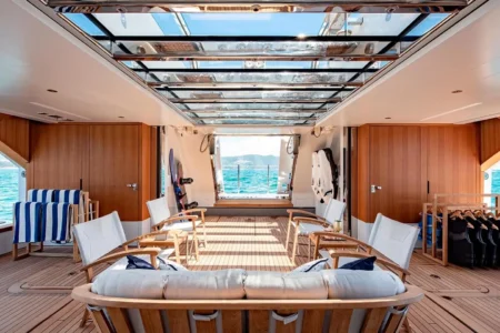 Charter Sanlorenzo Lady Lena - Navis Marine